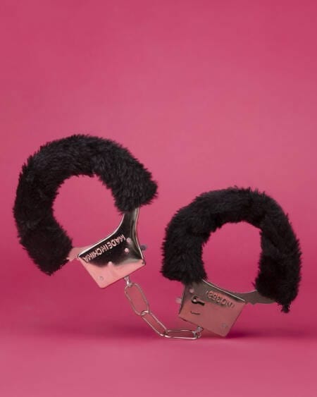 Algema de Metal com Pelúcia