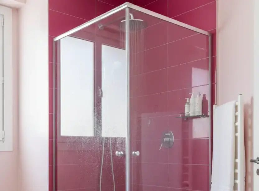 Lubrificante, água e camisinha